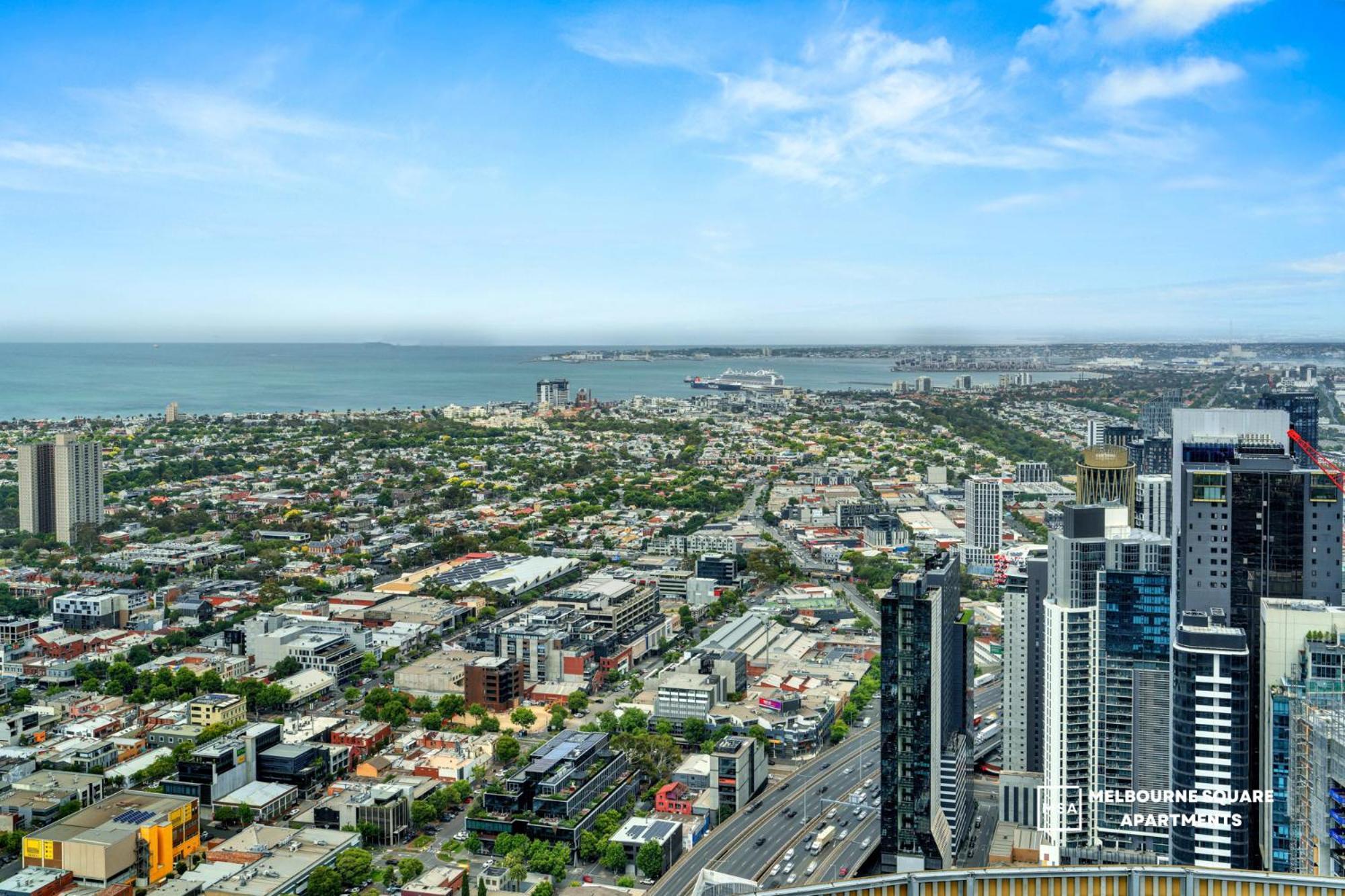 Melbourne Square Apartments — Photos 1